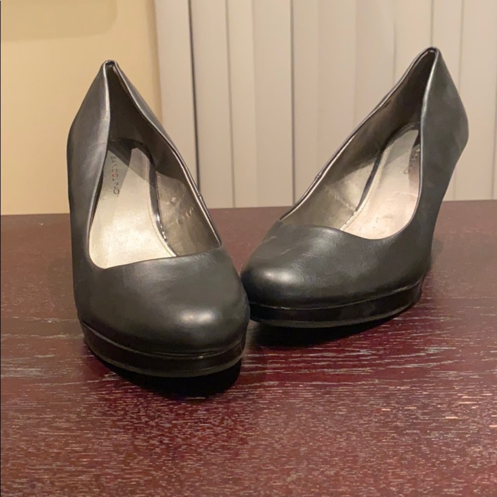 Black super comfortable pumps